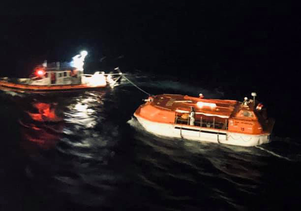 cruise ship sinking at night