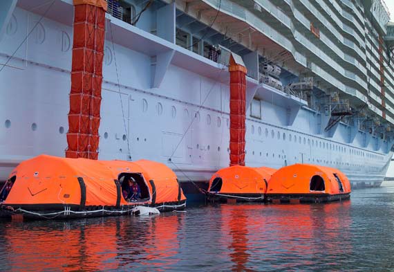 where do cruise ships keep lifeboats