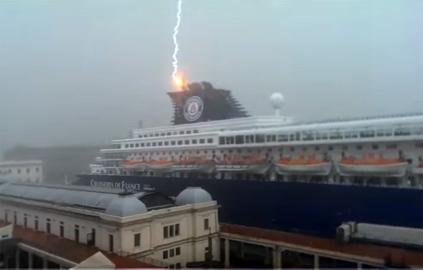 lightning and cruise ships