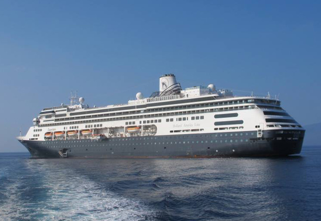 Crucero con brote de coronavirus bloqueado en tránsito - Coronavirus y Cruceros: restricciones y cancelaciones