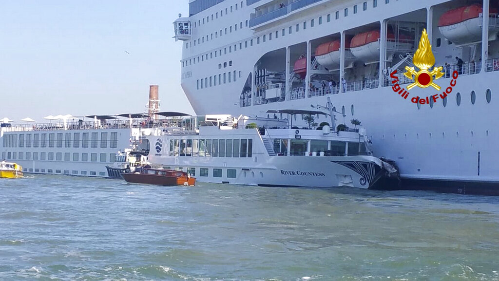cruise ship sliding door lawsuit
