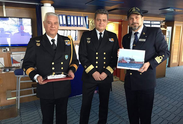 cruise ship captain award