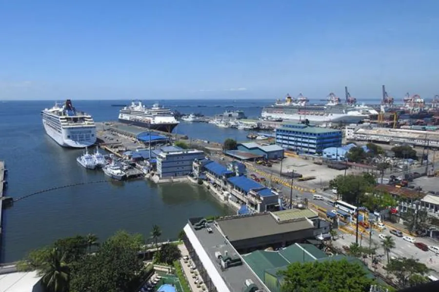 cruise ship in manila bay today