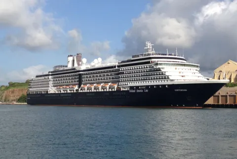 cruise ships arriving in seattle today