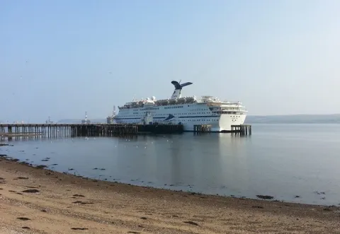 cruise ships docked in glasgow today