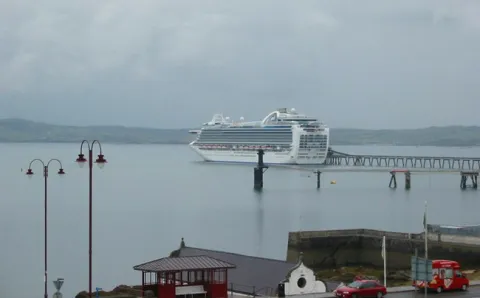 cruise ships docked in glasgow today