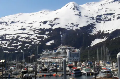 cruise ships arriving in seattle today