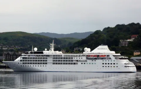 cruise ships docked in glasgow today