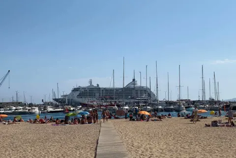 barcelona cruise ship schedule 2023