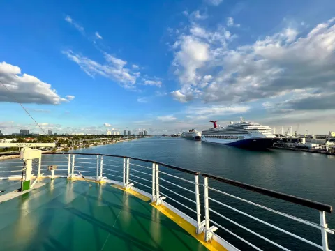 cruise ship port times