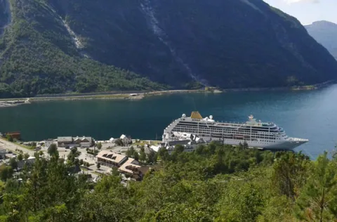 geiranger cruise arrivals