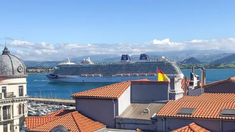 barcelona cruise terminal departures