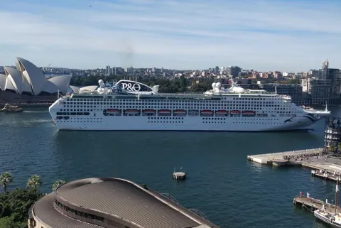 cruise ship arrivals newcastle nsw