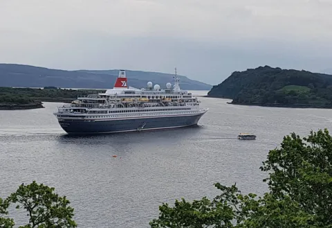 cruise ships docked in glasgow today