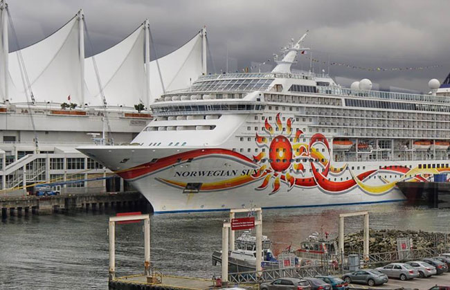 The Cruise Ship Norwegian Sun Docked At Canada Place Vancouver 0 